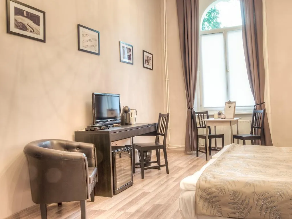 ***  Budapest Ville Bed & Breakfast Ungarn